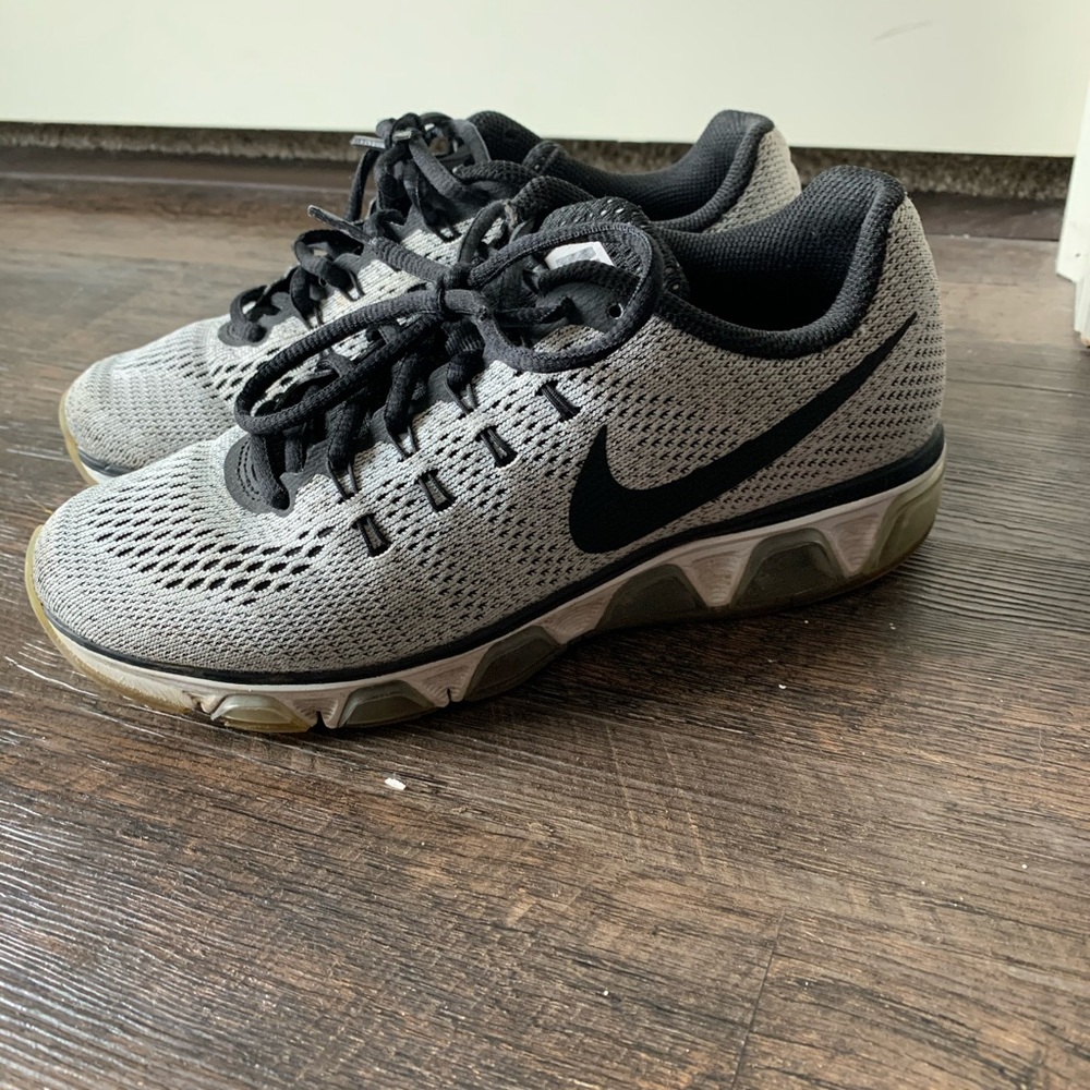 Nike tennis shoes